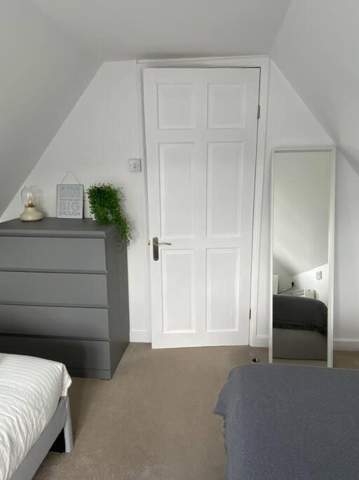 Flat Lode Nook Modern 2 Bed With Hot Tub Holiday home *